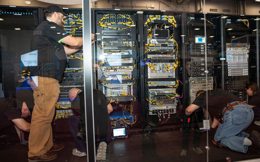 SCinet workers